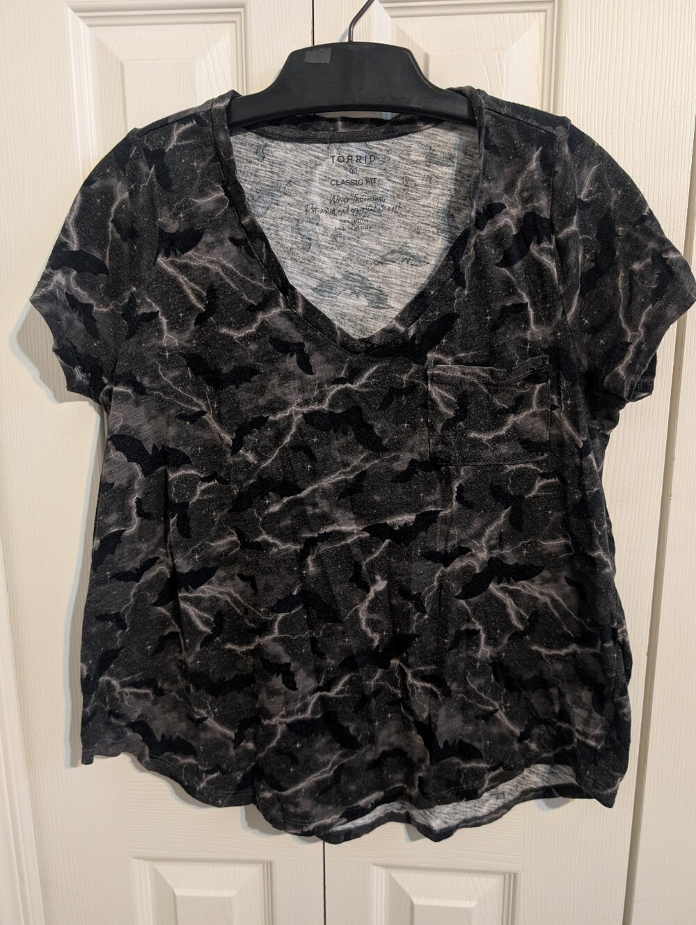 Torrid Classic Fit T-shirt Bats And Lightning